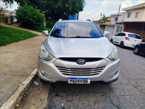 HYUNDAI IX35 2.0 MPI 4X2 16V FLEX 4P MANUAL HYUNDAI IX35 2.0 MPI 4X2 16V FLEX 4P MANUAL
